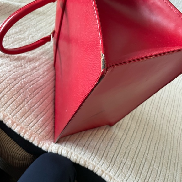 Elegant Red Designer Handbag - Picture 8 of 8